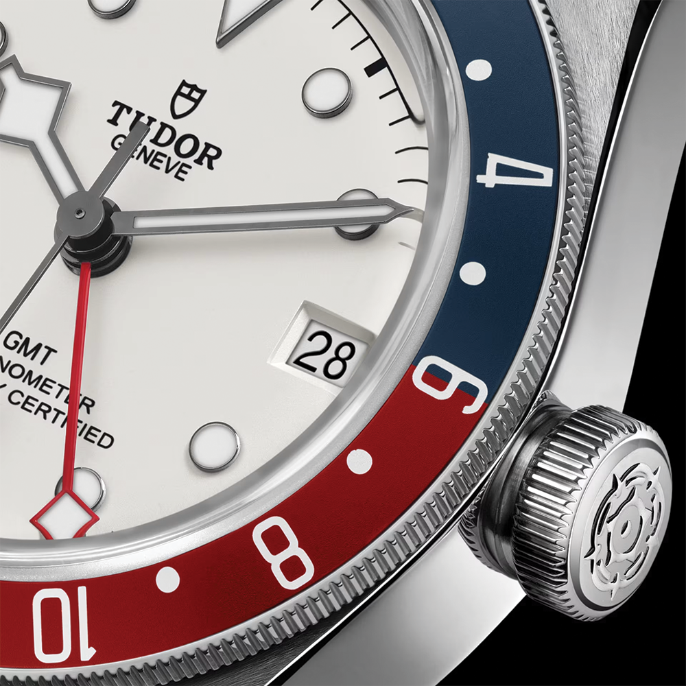 Black Bay GMT 41mm - Opaline on Bracelet