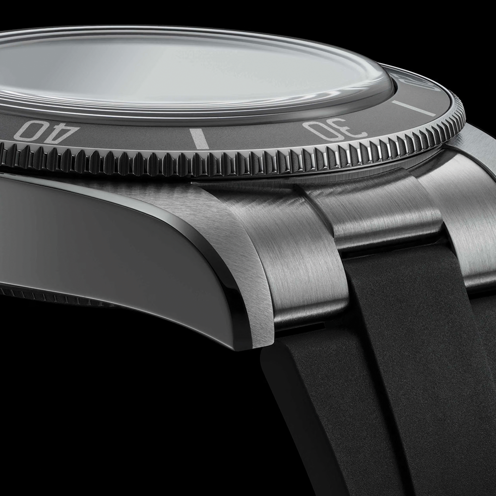 Black Bay 41mm - Black, Black Bezel on Rubber Strap