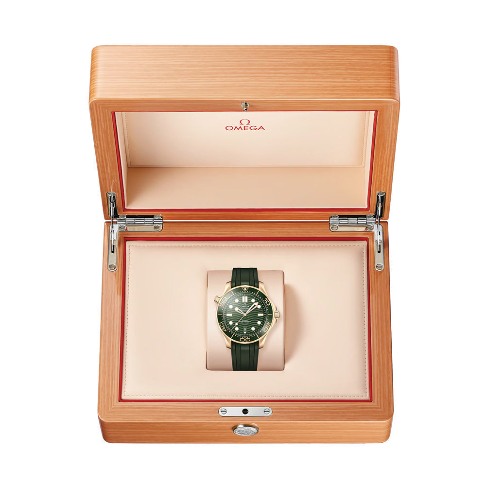 Seamaster Diver 300M Moonshine™ Gold 42mm - Green on Rubber Strap