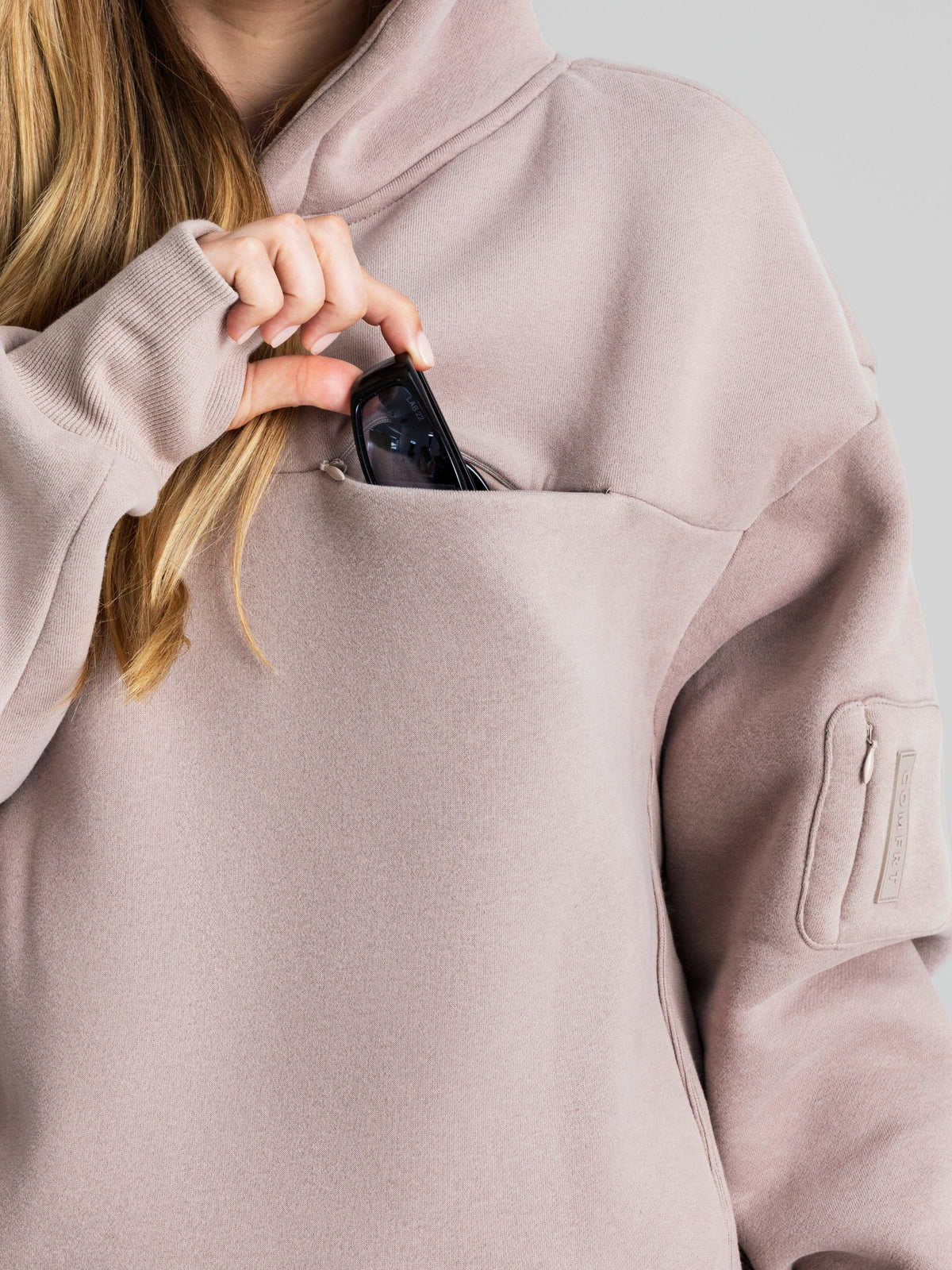 Explorer Travel Hoodie – Mega