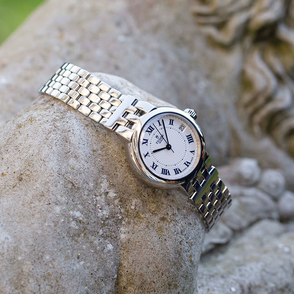 Clair de Rose 34mm - Opaline on Bracelet