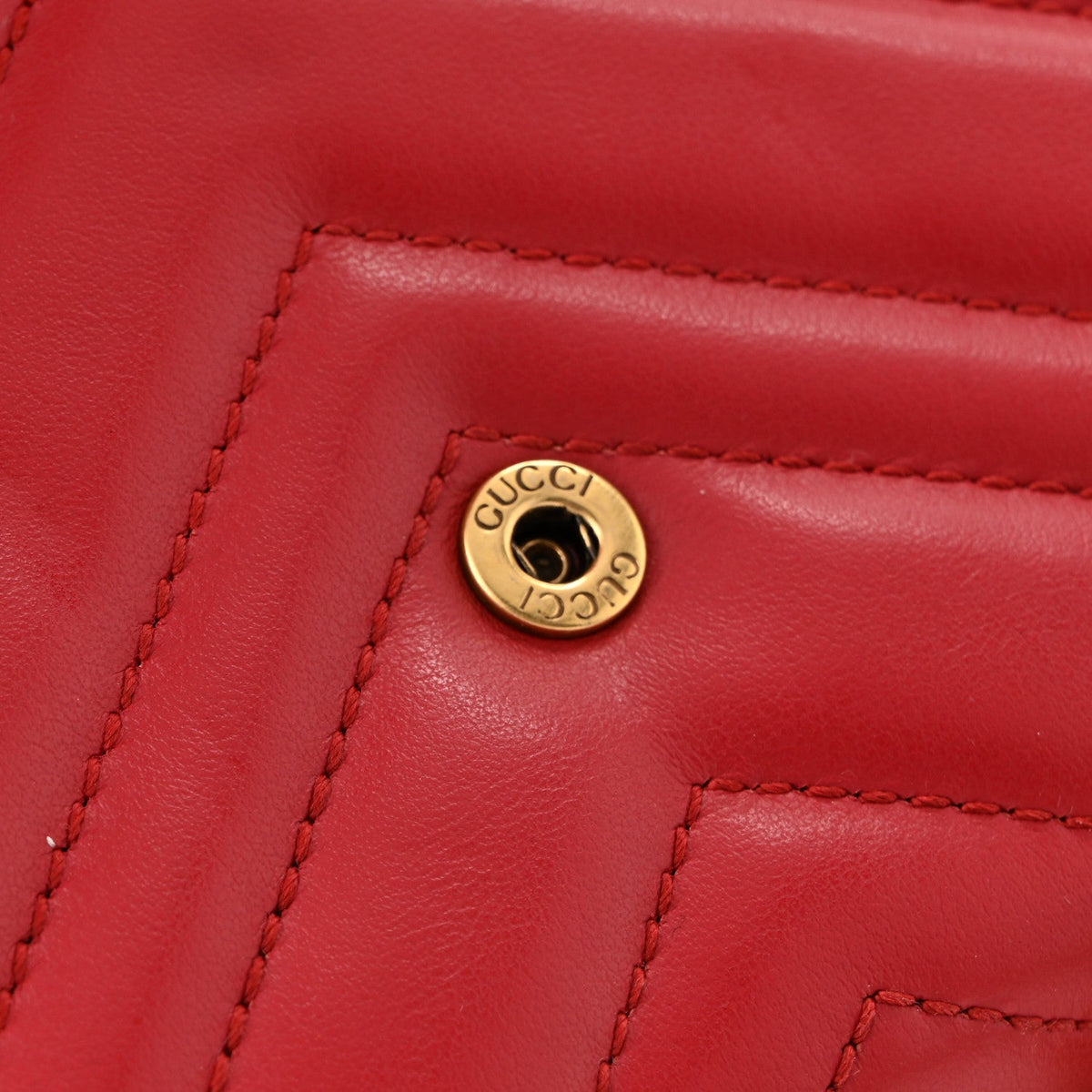 Calfskin Matelasse GG Marmont Chain Wallet Hibiscus Red