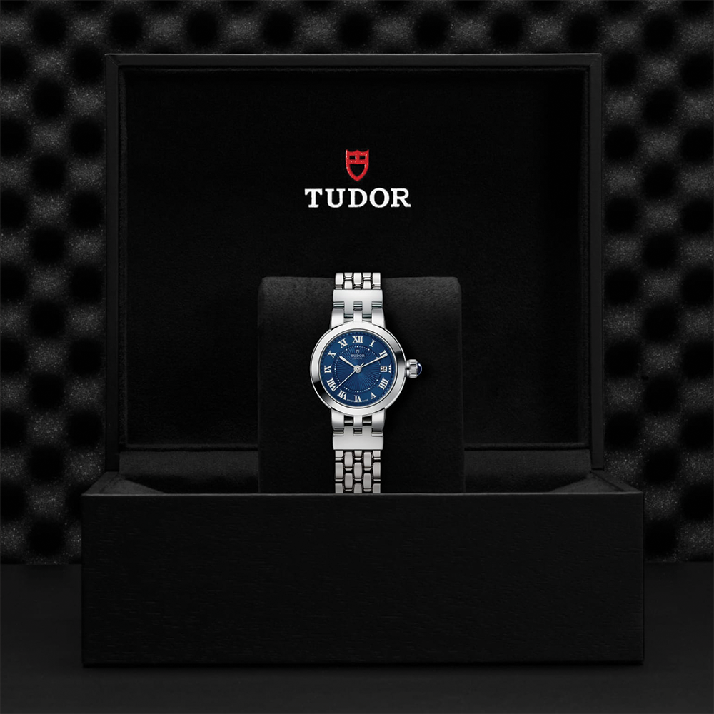 Clair de Rose 26mm - Blue on Bracelet