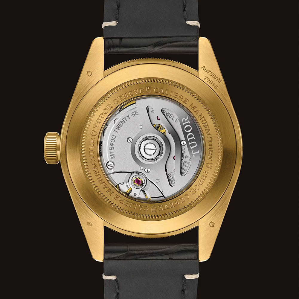 Black Bay 58 18K Yellow-Gold 39mm - Green on Leather Strap w/ Extra Fabric Strap