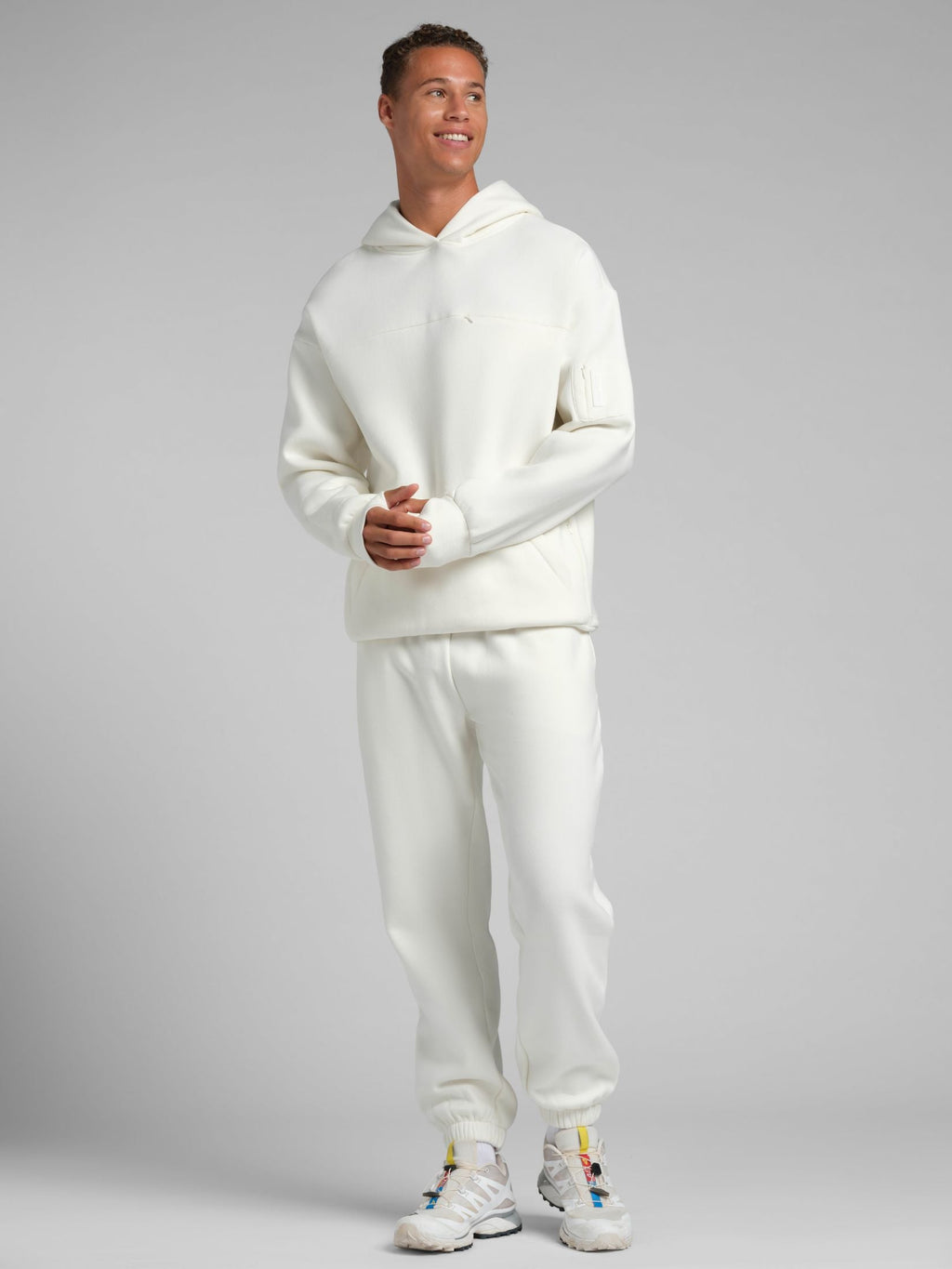 Explorer Travel Hoodie – Mega