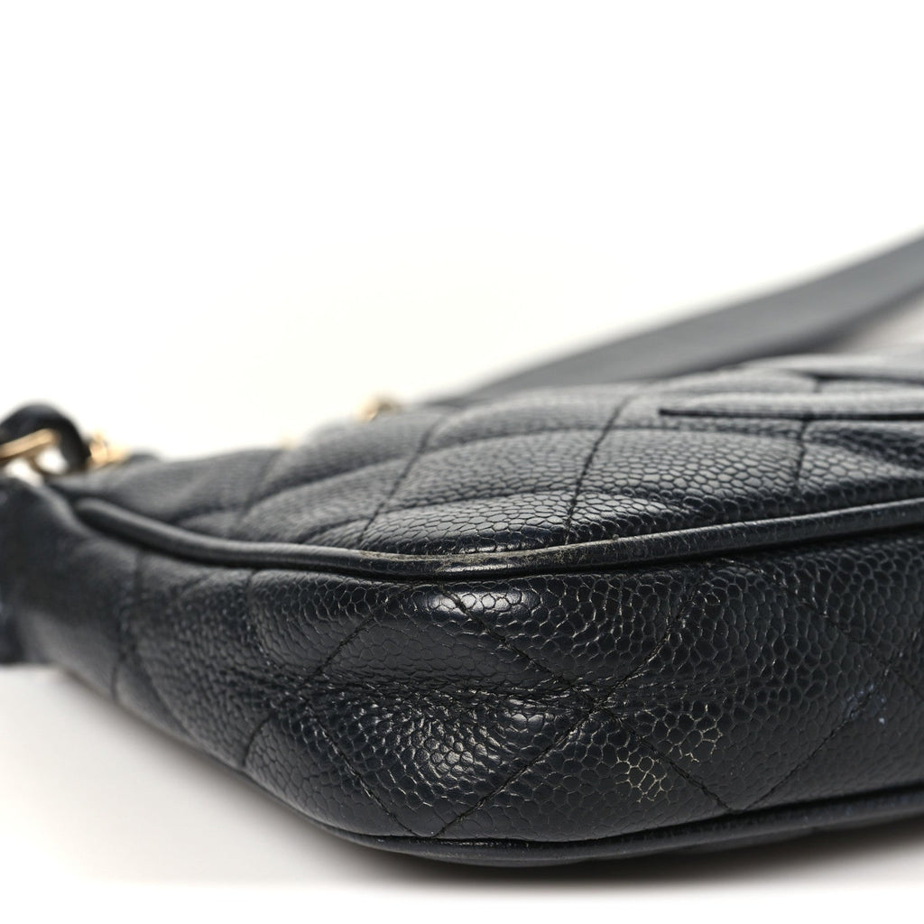Caviar Quilted CC Shoulder Bag Black