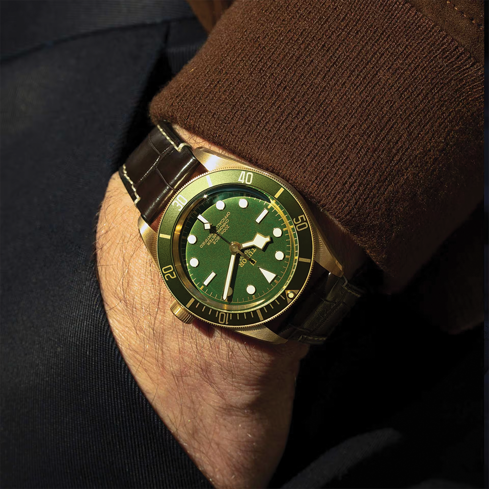 Black Bay 58 18K Yellow-Gold 39mm - Green on Leather Strap w/ Extra Fabric Strap