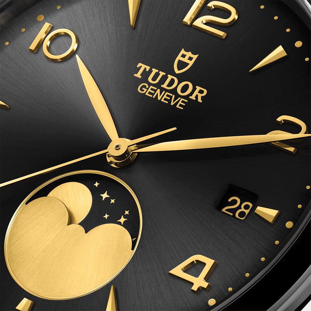 1926 Luna 39mm - Black on Bracelet