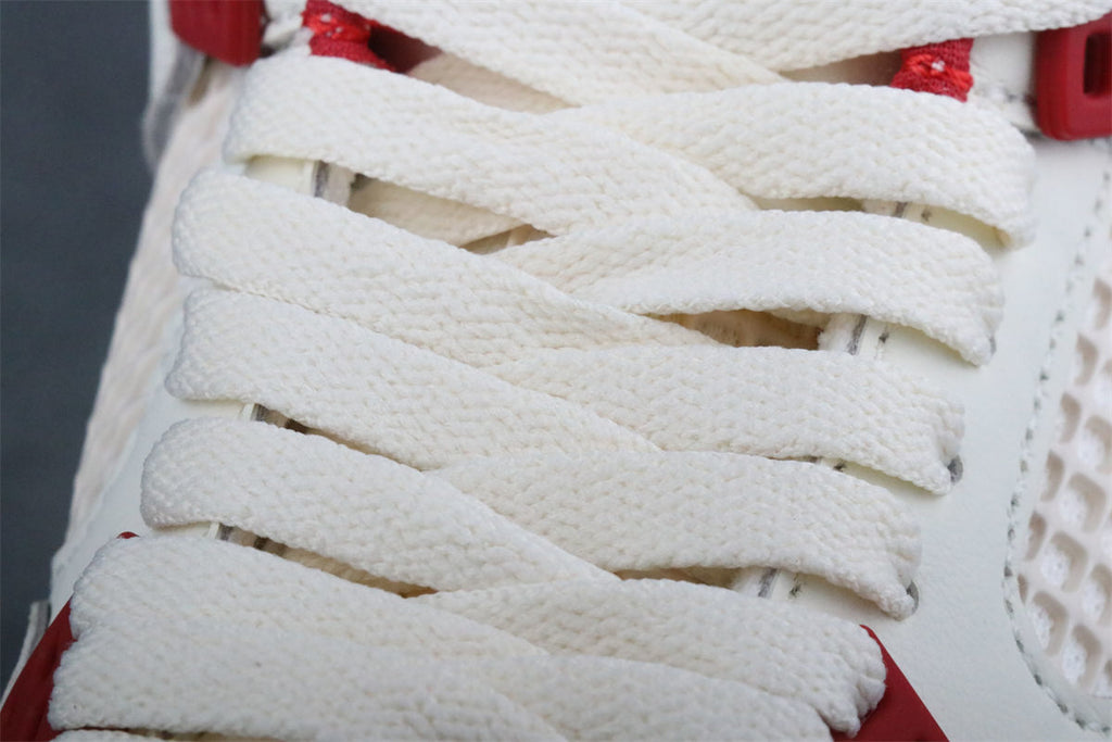 (Early Look) Air Jordan 4 Retro “Pale Ivory / Sierra Red”