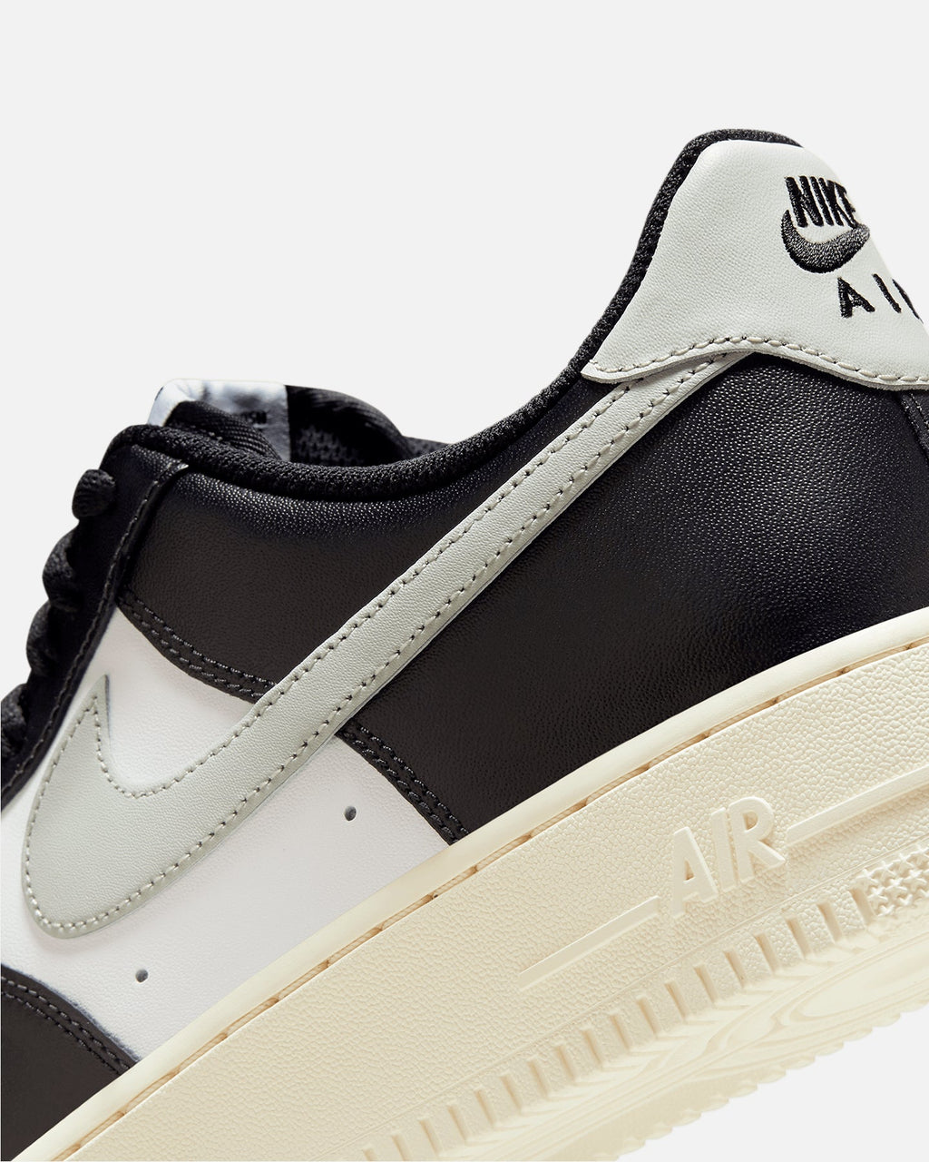 Nike Air Force 1 '07 White/Silver