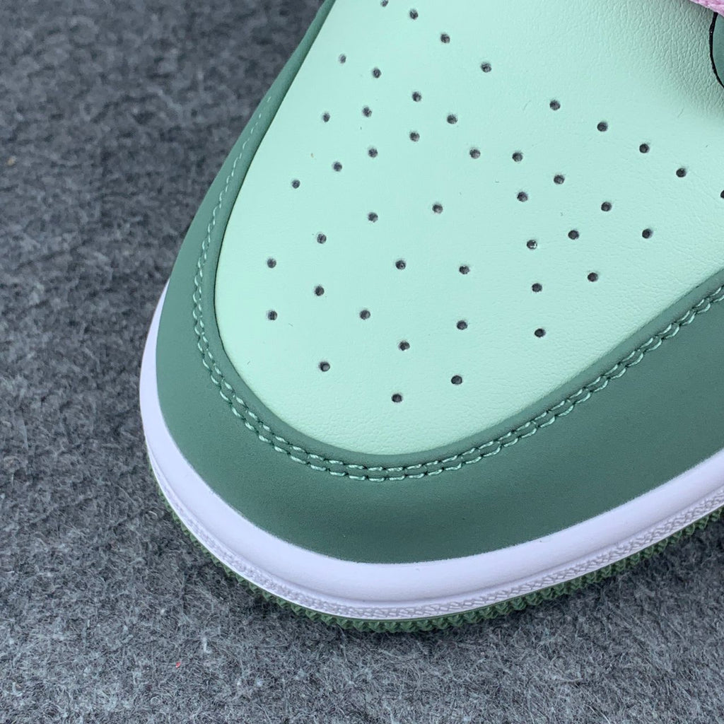 Wmns Air Jordan 1 Mid SE 'Dutch Green'