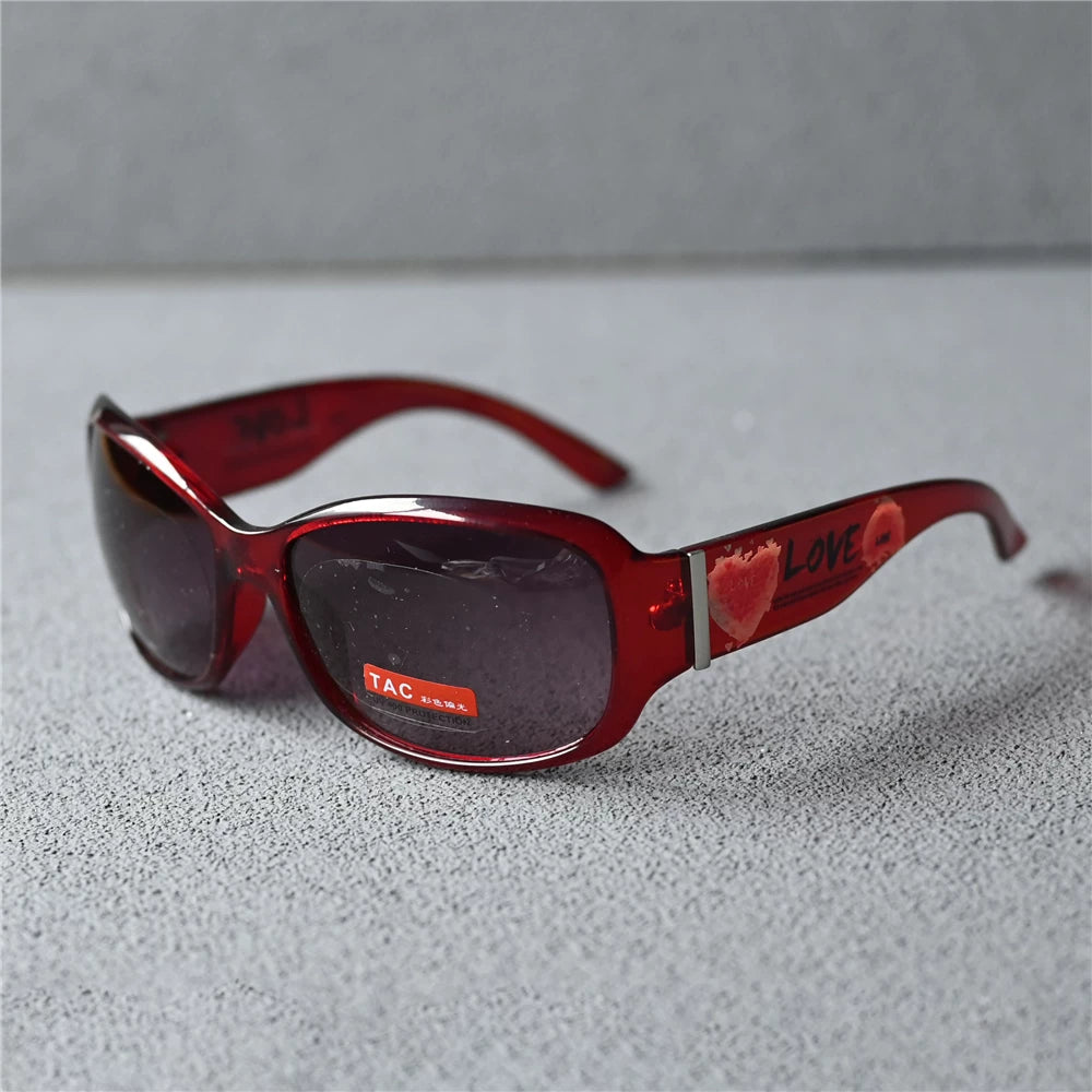 Red framed middle-aged women's sunglasses, polarized glasses for women, UV resistant strong light sunglasses for women, round face red glasses for women