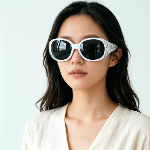 Fashion white sunglasses for women, polarized sunglasses with round diamond inlay, elegant women's sunscreen glasses, small face black