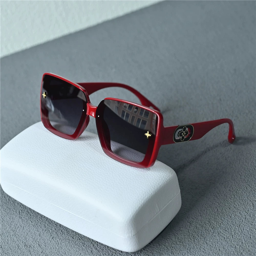 Big red women's sunglasses square sunglasses women's high-end clover gradient sunglasses UV resistant