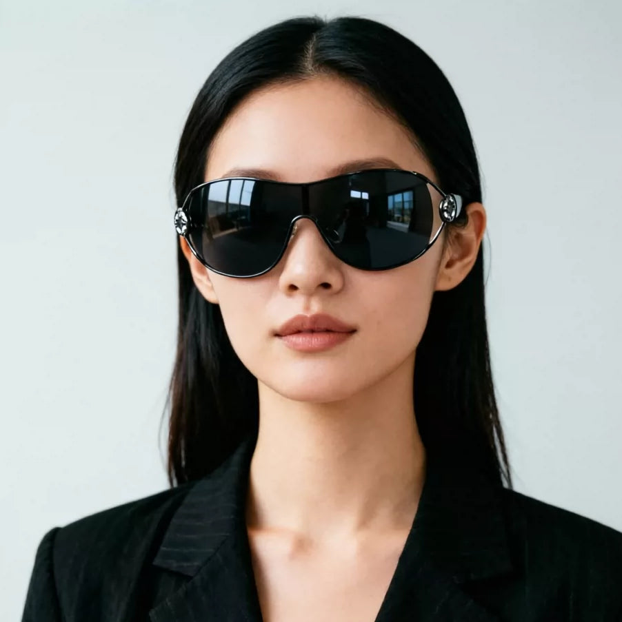 Women's large frame sunglasses, windproof glasses, ultra light and fashionable one-piece slimming sunglasses, large curvature sunglasses, sun protection brown sunglasses