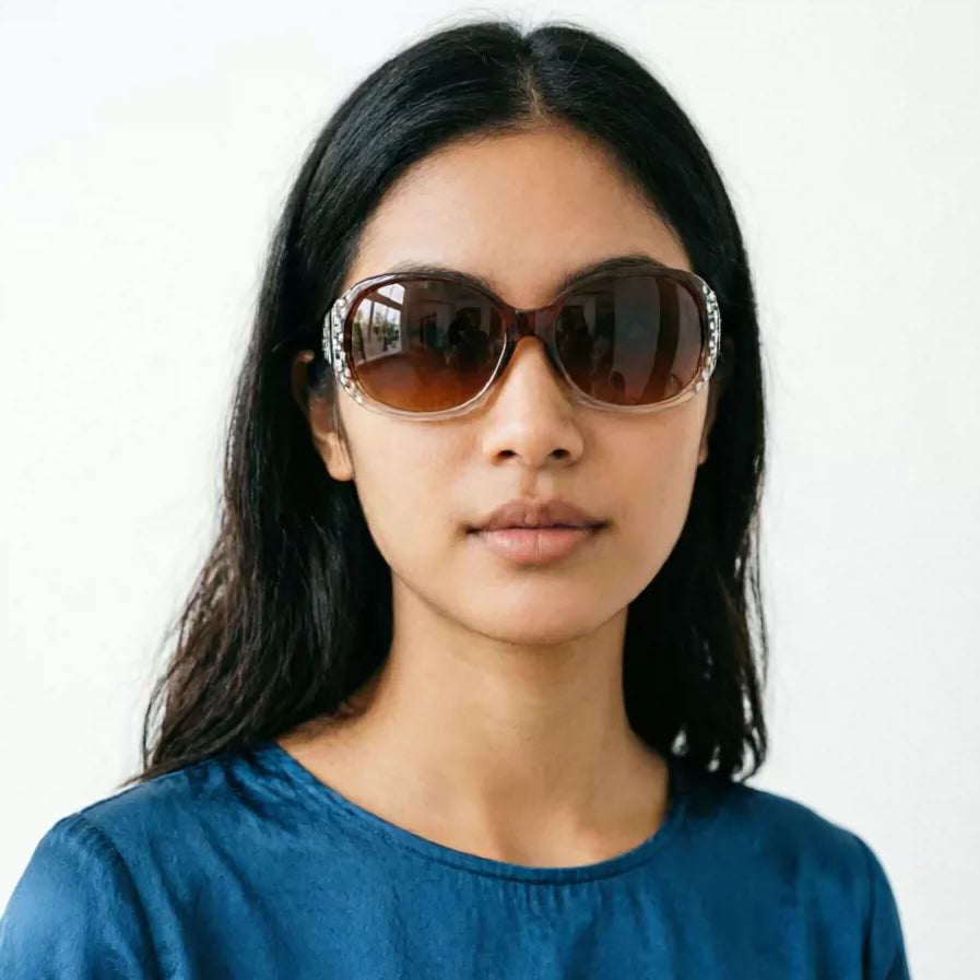 Fashion white sunglasses for women, polarized sunglasses with round diamond inlay, elegant women's sunscreen glasses, small face black