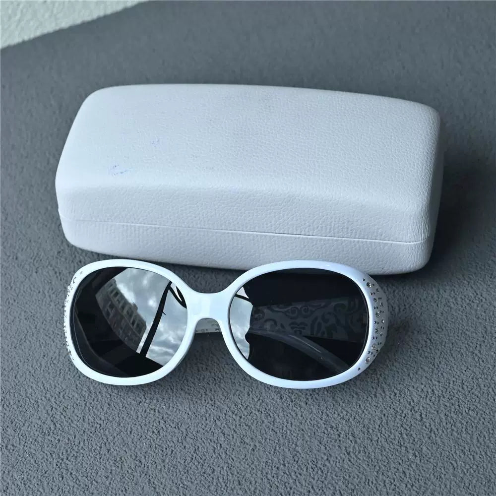 Fashion white sunglasses for women, polarized sunglasses with round diamond inlay, elegant women's sunscreen glasses, small face black