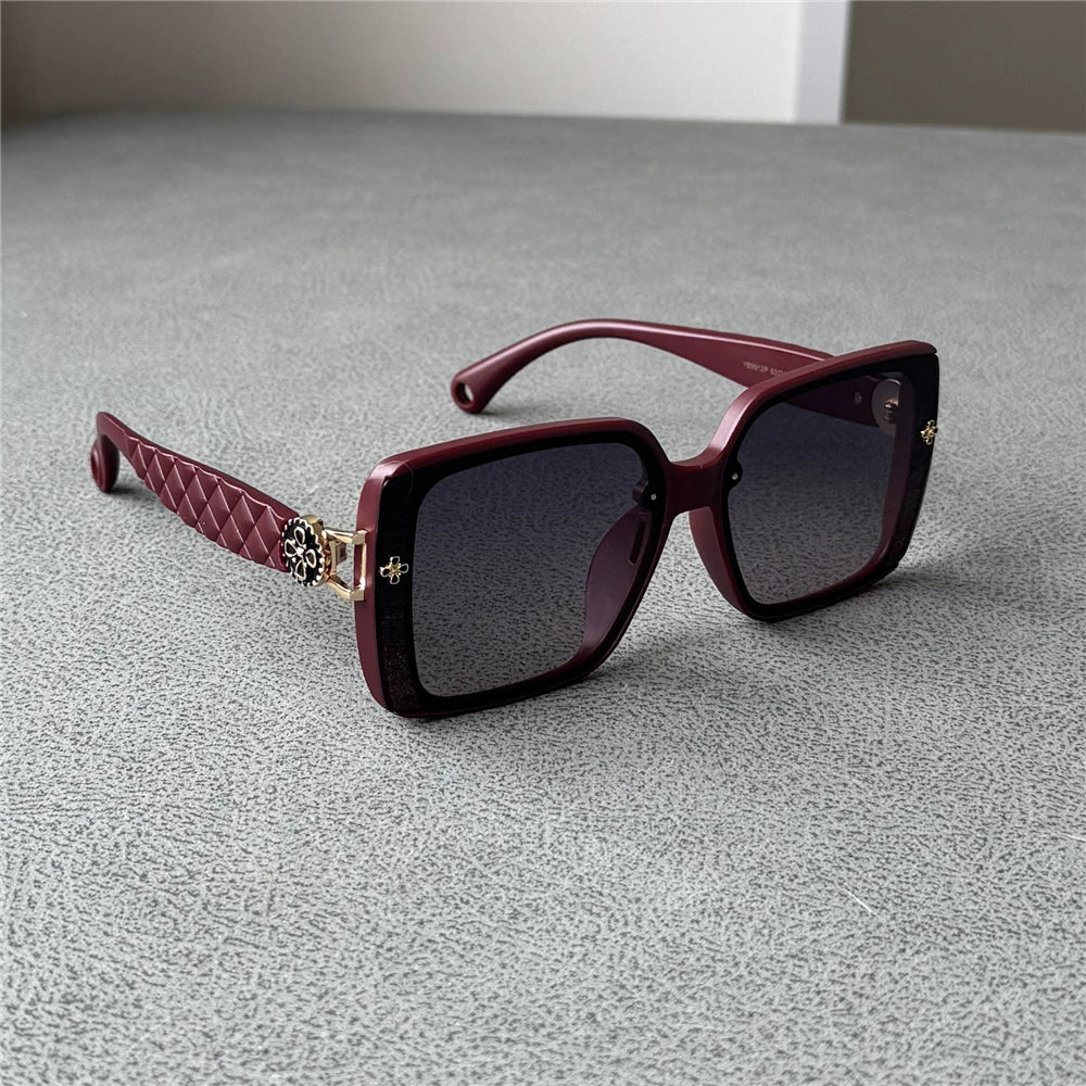 Red framed TR90 material polarized UV resistant women's sunglasses look slim, trendy, light luxury square sunglasses