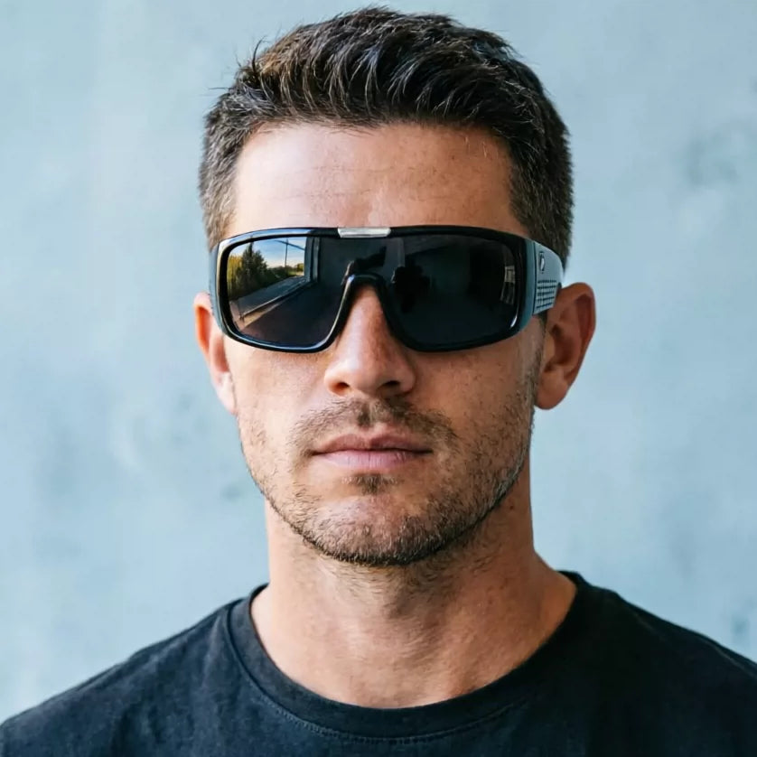 Men's one-piece polarized sunglasses, fashionable sports and leisure windproof glasses, integrated sunglasses, men's sand black glasses, wide legs