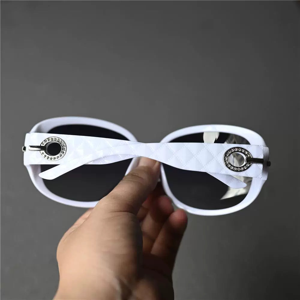 Fashionable women's white polarized sunglasses, round frame elegant women's driving sun protection and photo glasses