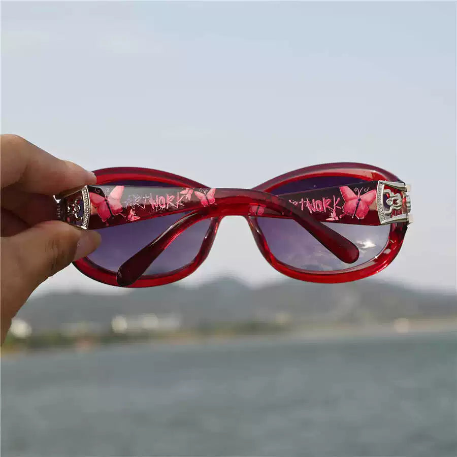 Red framed middle-aged women's sunglasses, polarized glasses for women, UV resistant strong light sunglasses for women, round face red glasses for women
