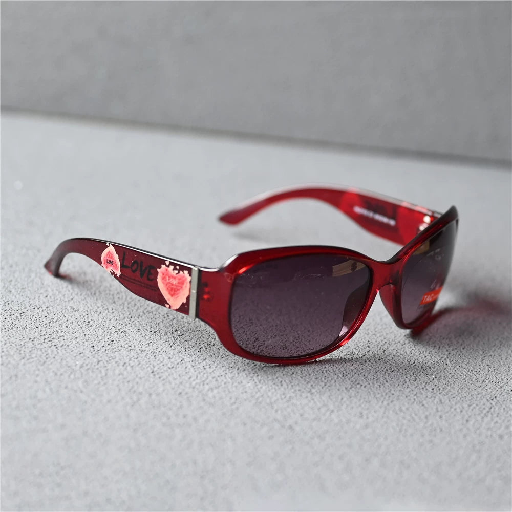 Wine red framed women's polarized sunglasses, oval elegant women's sunglasses, middle-aged women's travel sunscreen street photography glasses