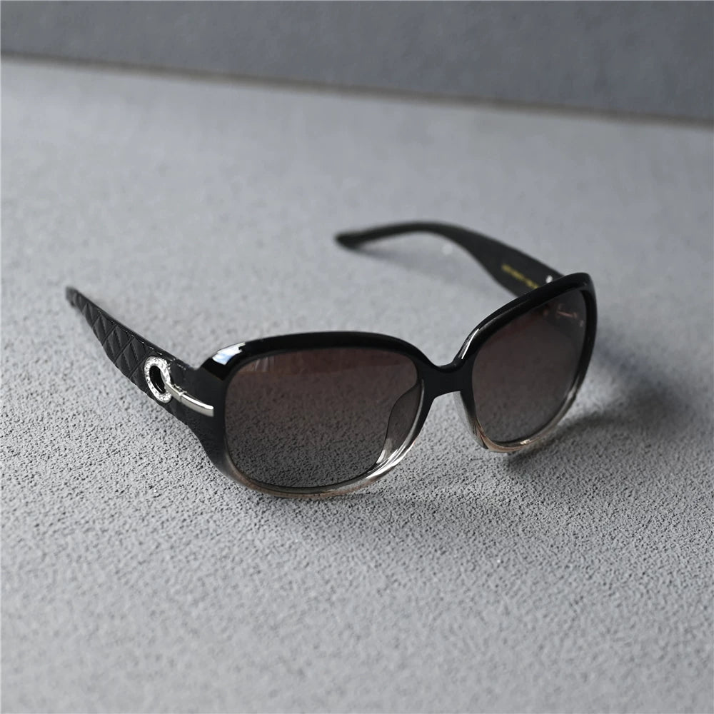 Fashionable women's white polarized sunglasses, round frame elegant women's driving sun protection and photo glasses