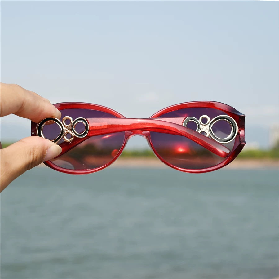 Wine red framed women's polarized sunglasses, oval elegant women's sunglasses, middle-aged women's travel sunscreen street photography glasses