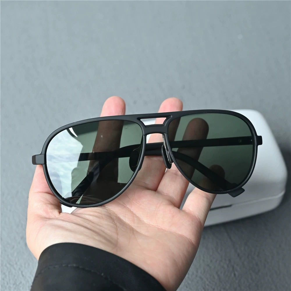 Ultra light men's polarized sunglasses with small face and frog shaped glasses, couple's and men's sunglasses, dark green and black sunglasses