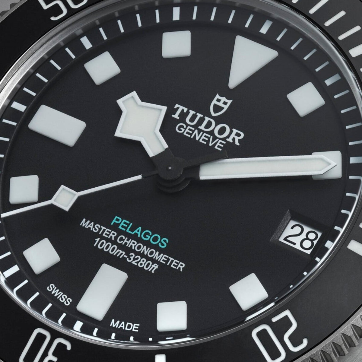 Pelagos Ultra Titanium 43mm - Black on Bracelet w/ Extra Rubber Strap