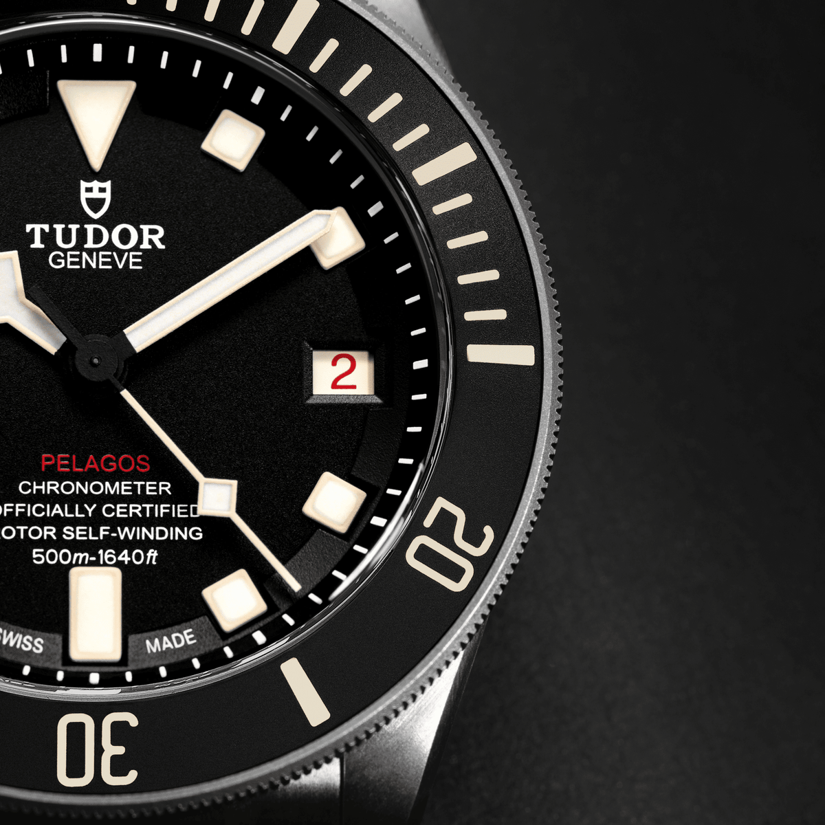 Pelagos LHD Titanium 42mm - Black on Bracelet w/ Extra Rubber Strap