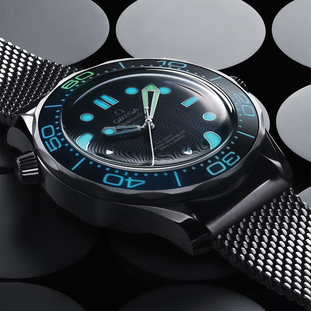 Seamaster Diver 300M James Bond 60th Anniversary Edition 42mm - Blue on Bracelet