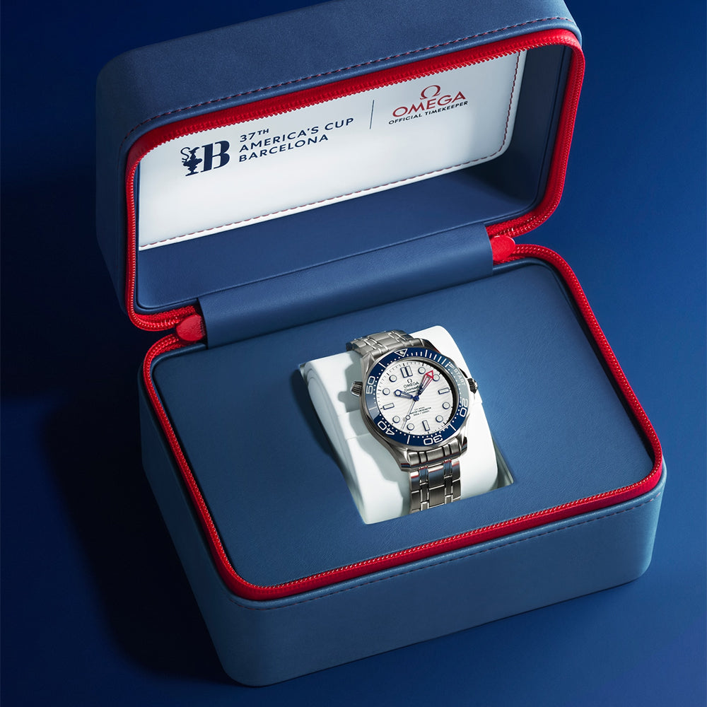 Seamaster Diver 300M America's Cup 42mm - White on Bracelet