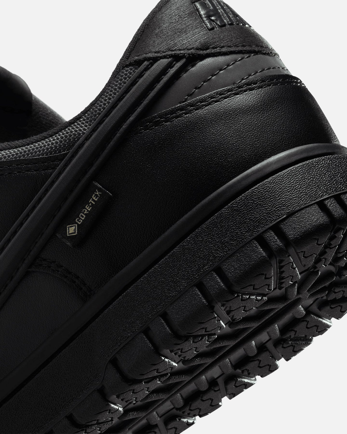 Nike Dunk Low GORE-TEX Black/White