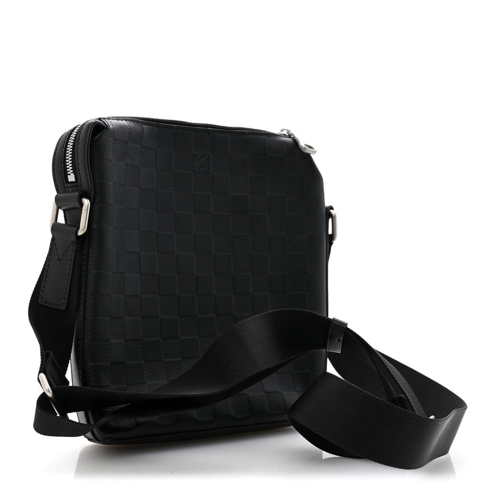 Damier Infini Discovery Messenger BB Onyx