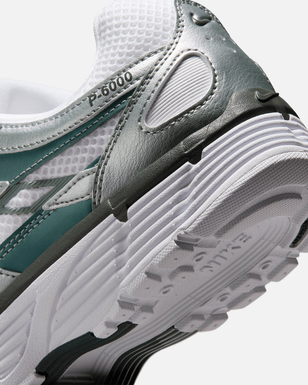 Nike Women's P-6000 White/White