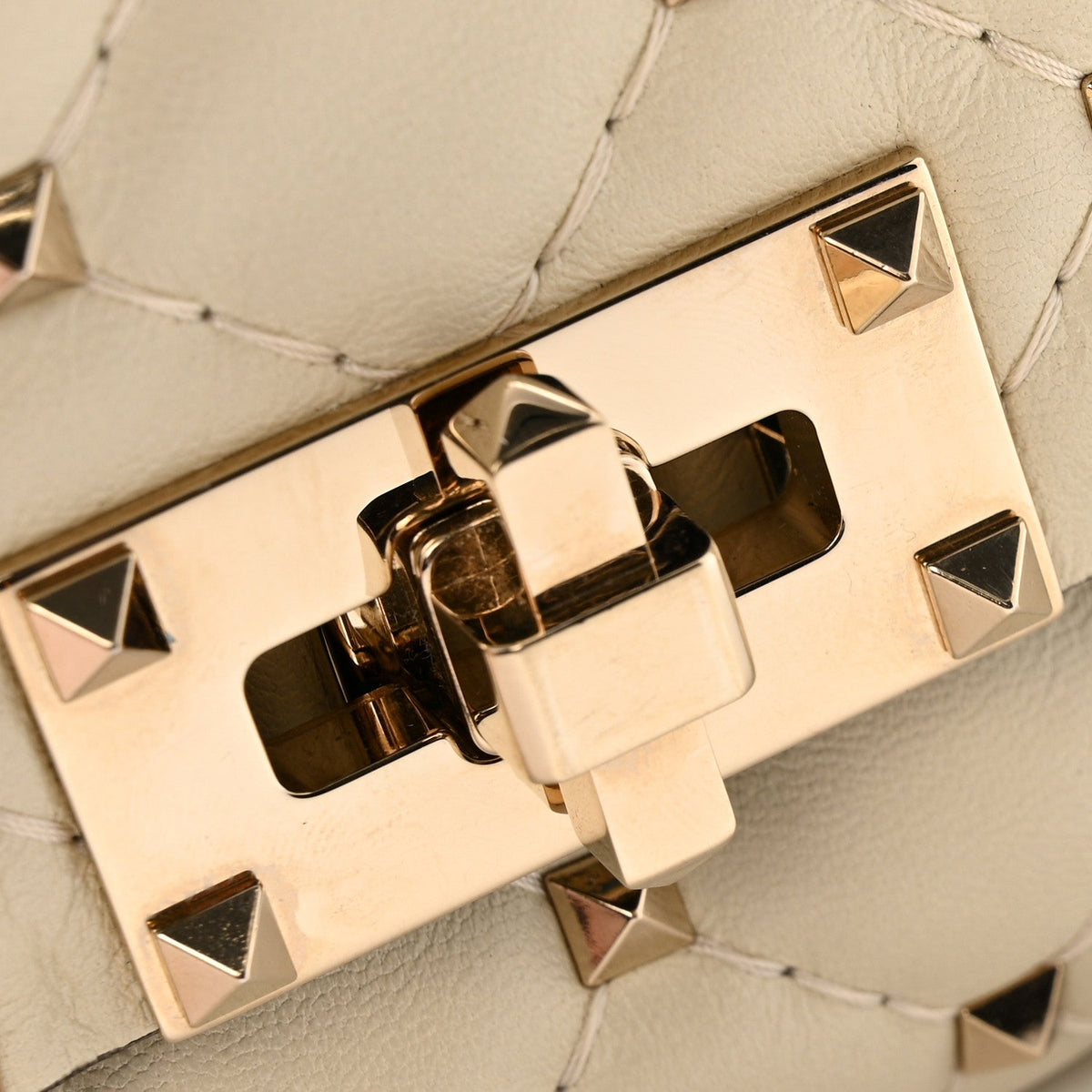 Lambskin Rockstud Spike Belt Bag 85 Ivory