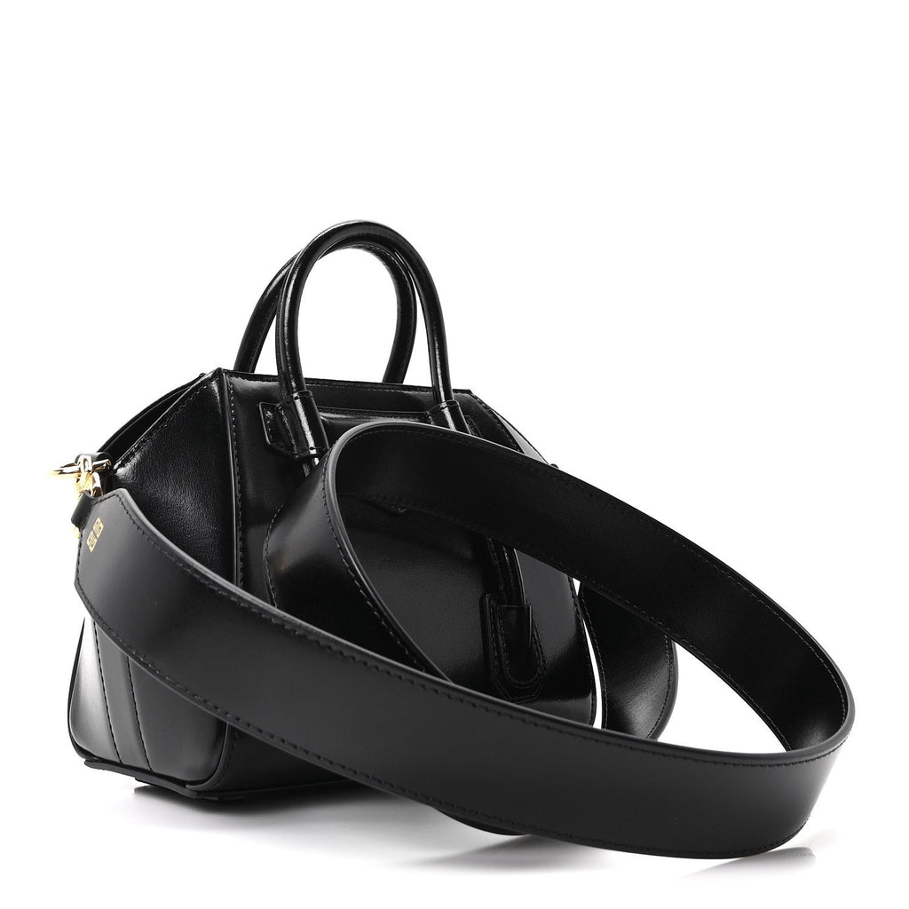 Box Calfskin Toy Lock Antigona Shoulder Bag Black