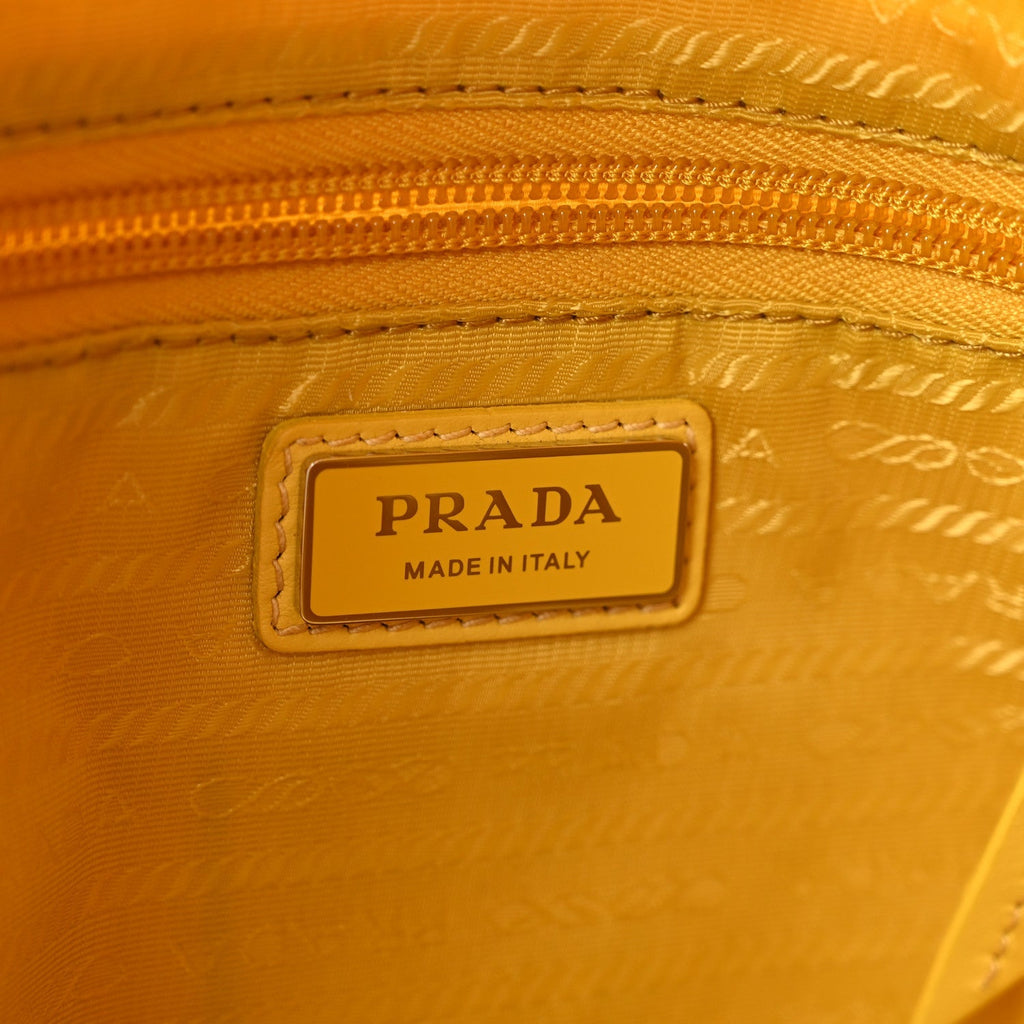 Re-Nylon Vitello Metal Triangle Logo Sling Backpack Giallo