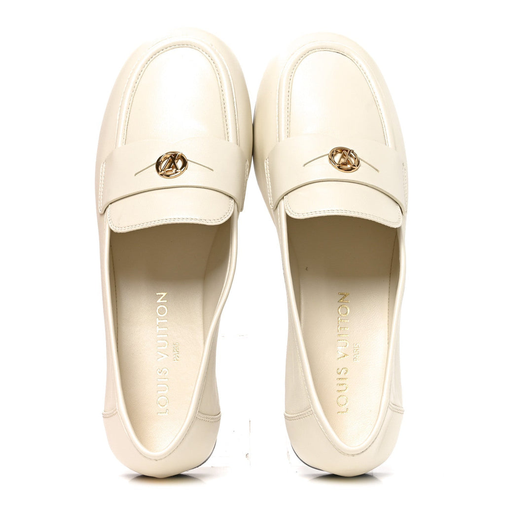 Lambskin Soho Flat Loafer 40 Ecru White
