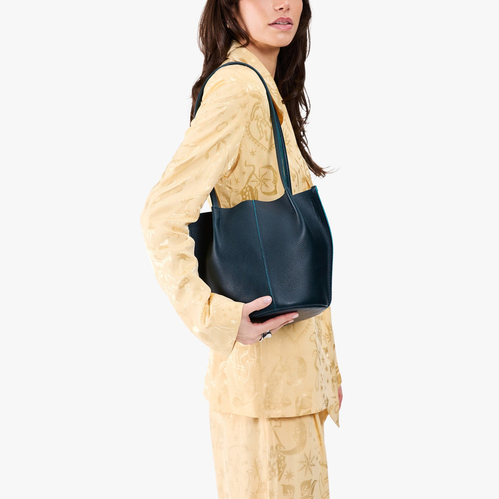 Devan Bucket Tote