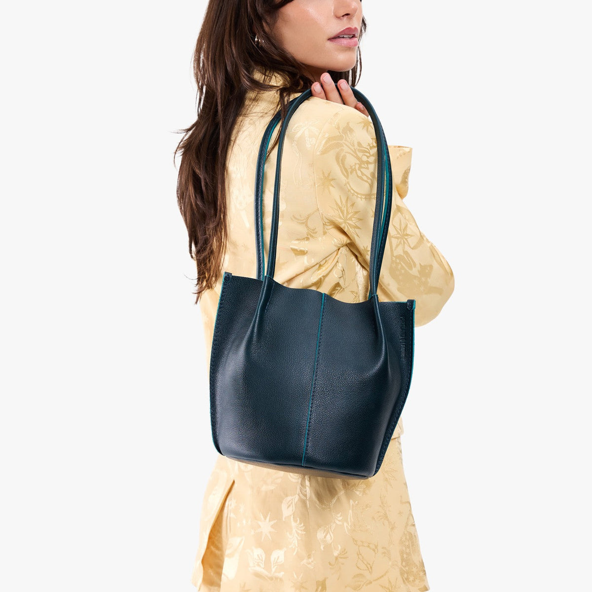 Devan Bucket Tote