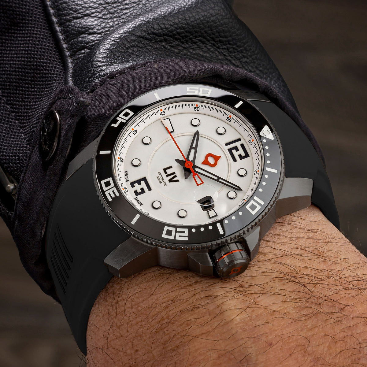 GX-Diver's 44mm Black Full Lume