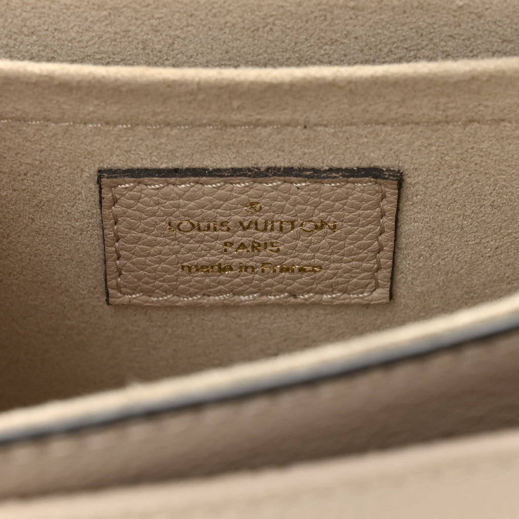 Grained Calfskin Lockme Tender Greige