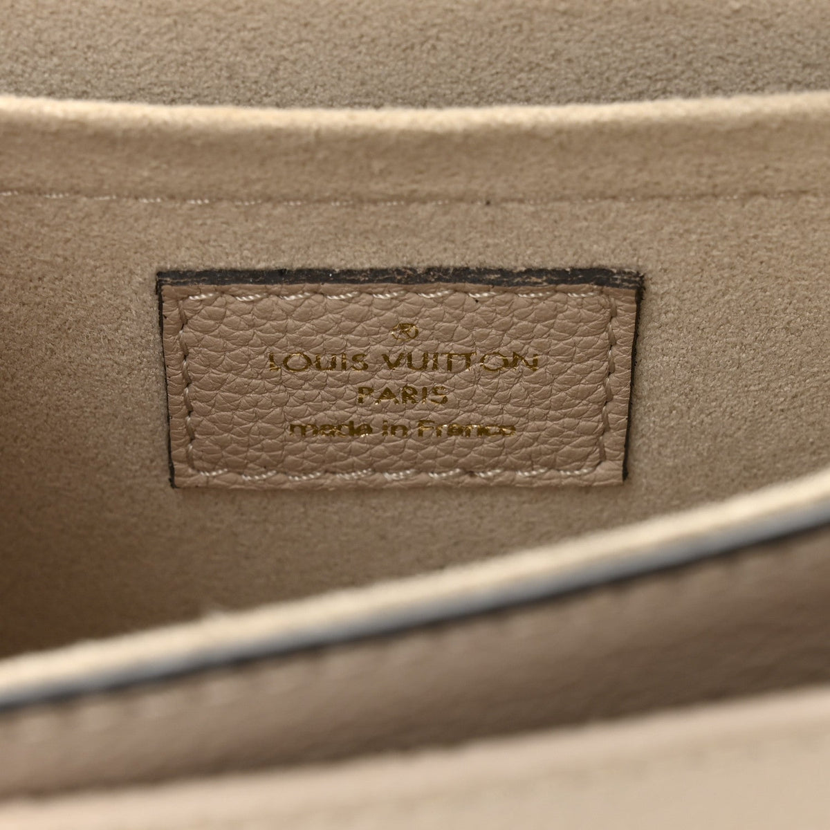 Grained Calfskin Lockme Tender Greige