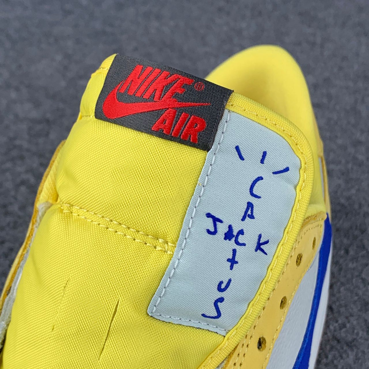 Travis Scott x Wmns Air Jordan 1 Retro Low OG SP 'Canary'