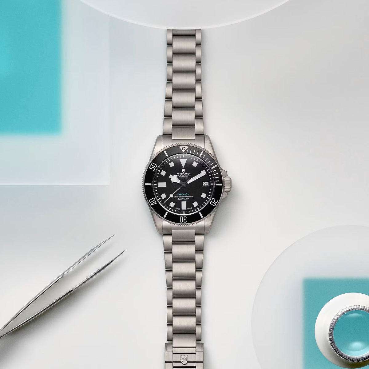 Pelagos Ultra Titanium 43mm - Black on Bracelet w/ Extra Rubber Strap