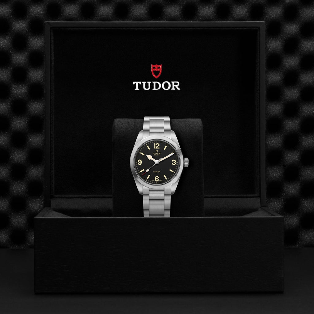 Ranger 36mm - Black on Bracelet