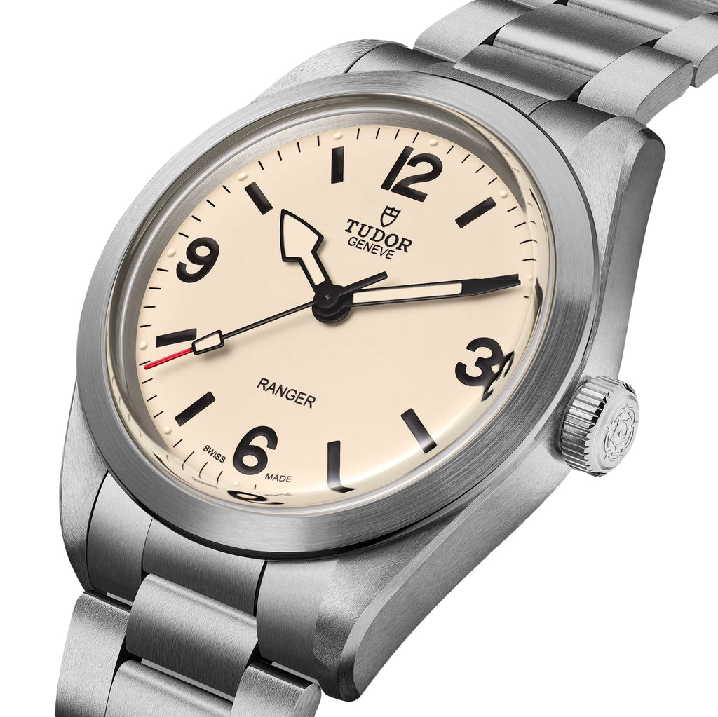 Ranger 39mm - Beige on Bracelet