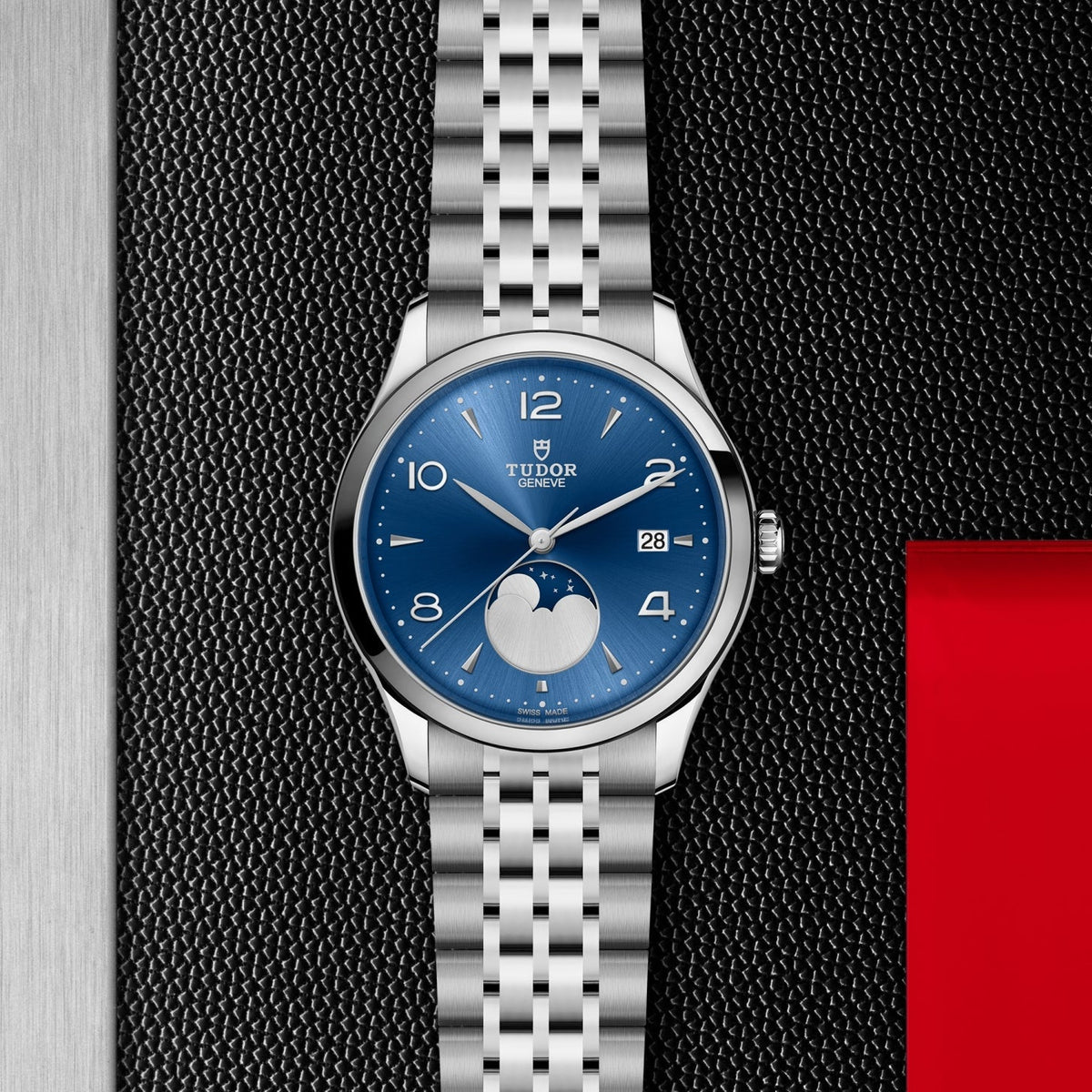 1926 Luna 39mm - Blue on Bracelet